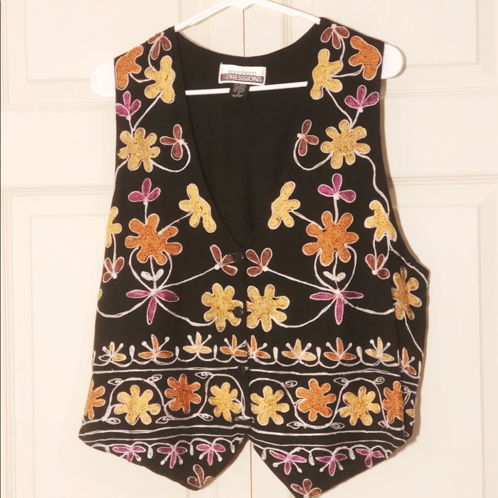 NWOT Ethnic Black Embroidered Vest